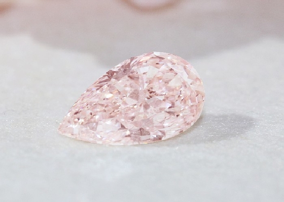 Diamantes rosados cultivados en laboratorio en forma de pera con certificado IGI