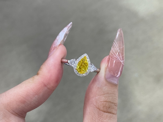 oro blanco creado laboratorio amarillo vivo de lujo de 1.03ct Diamond Ring 18k