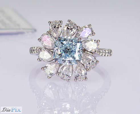3.284ct Cushion Cut Cielo Azul CVD Anillos de diamante sintético de lujo 18K Oro blanco
