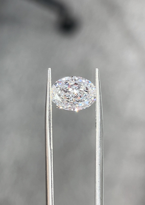Diamante cultivado en laboratorio oval 3CT CVD sin corbata de arco sin tratamiento Diamante